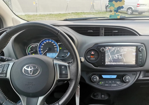 Toyota Yaris cena 41000 przebieg: 149000, rok produkcji 2014 z Rzeszów małe 154